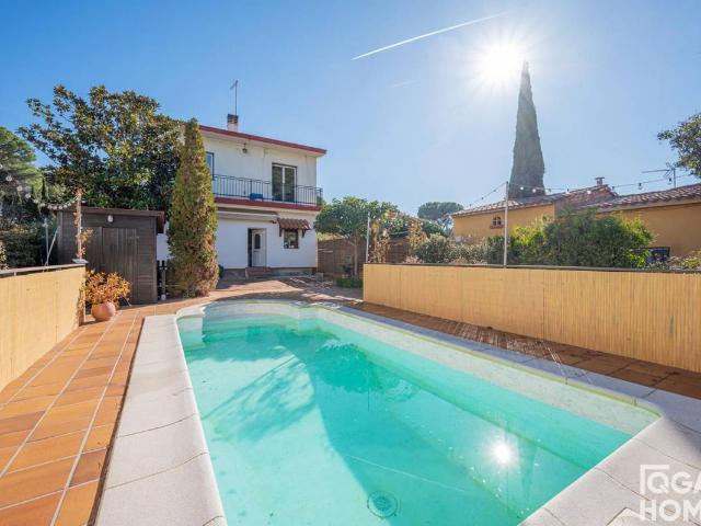 Villa en venta en Sant Cugat Del Vallès