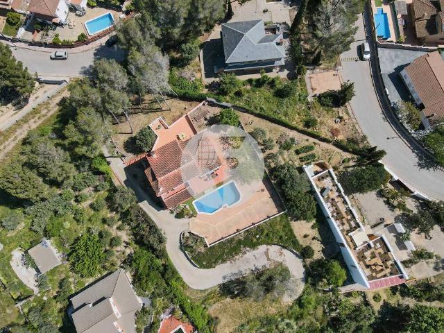 Villa en venta en Abrera