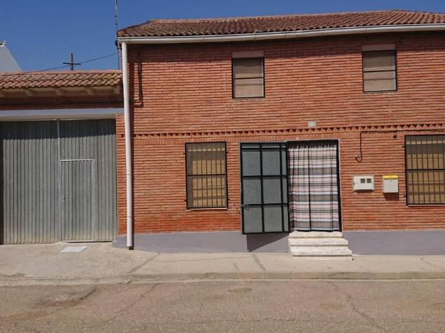 Chalet en venta en Vega De Valdetronco, Valladolid