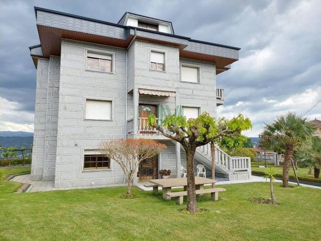 Chalet en venta en Centro, Ourense