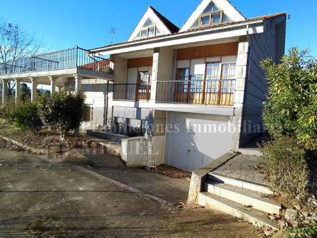 Chalet en venta en Verín