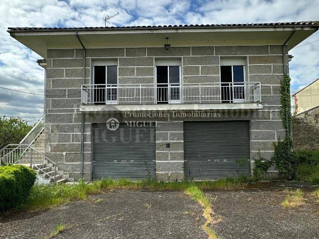 Chalet en venta en Verín