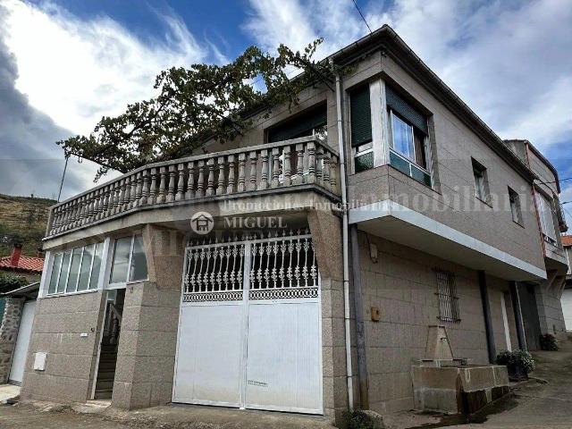 Chalet en venta en Verín