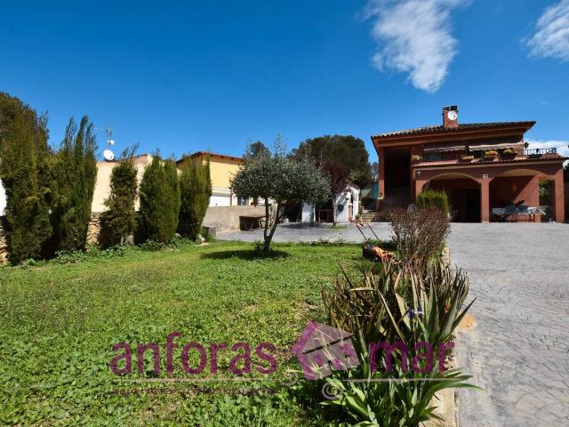 Villa en venta en Vespella De Gaià