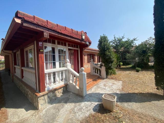 Villa en venta en Viana De Cega