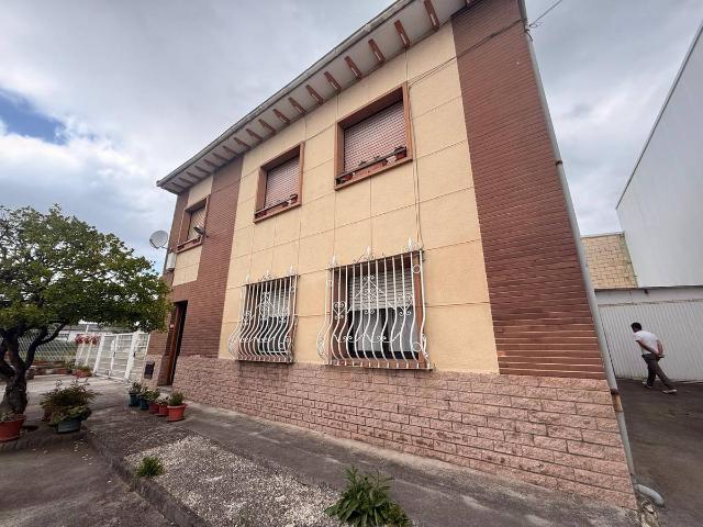 Chalet en venta en Santolaya, Siero