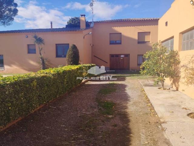 Villa en venta en Viladamat