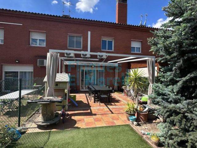 Villa en venta en Vilallonga Del Camp