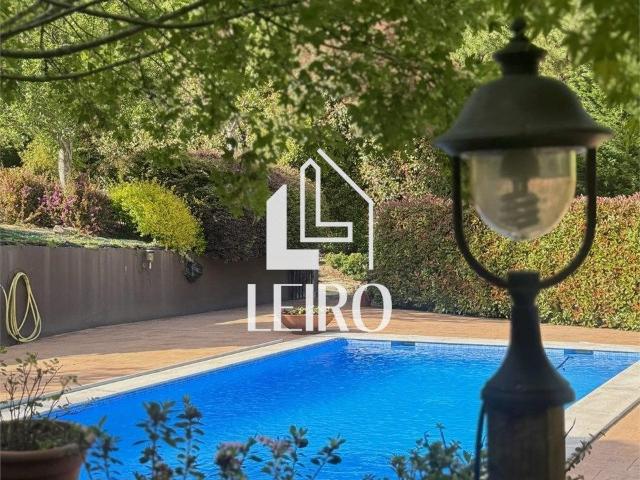 Villa en venta en Vilanova De Arousa, A Xunqueira