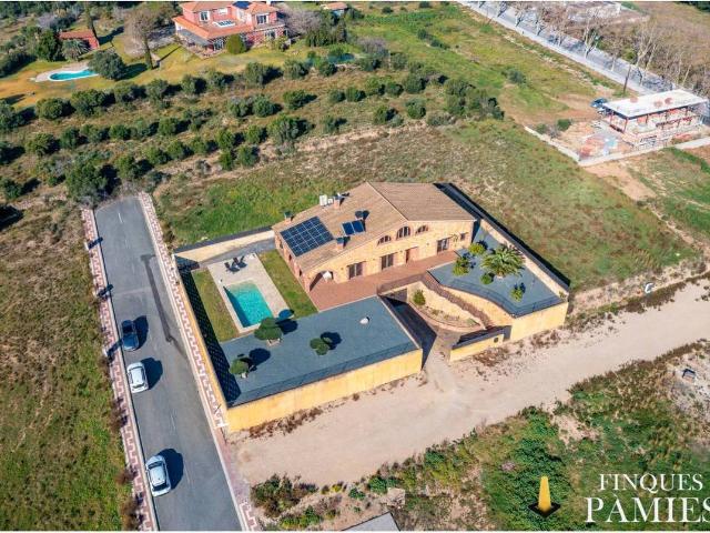 Villa en venta en Vilanova D'escornalbou