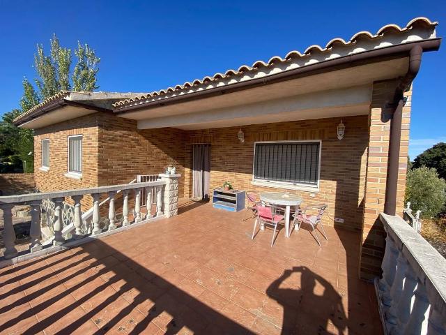 Chalet en venta en Villa Del Prado, Madrid