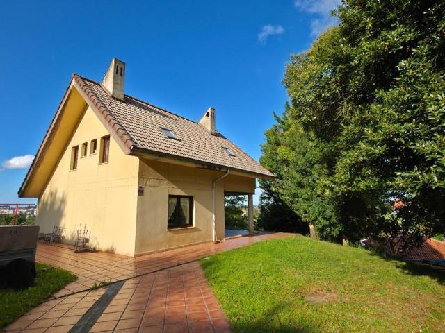 Chalet en venta en Villaescusa, Cantabria