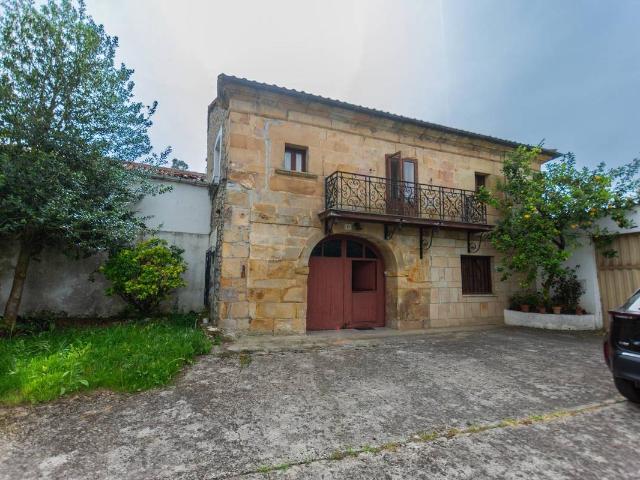 Chalet en venta en Villaescusa, Cantabria