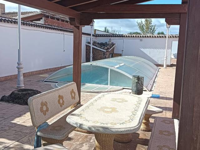 Villa en venta en Villafranca De Los Caballeros