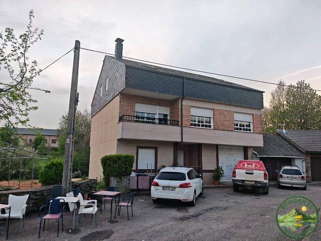 Chalet en venta en Villagatón, Castilla y León