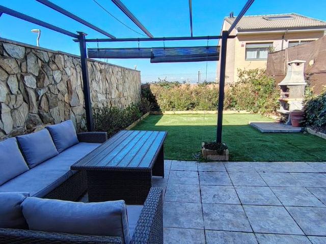 Chalet en venta en Villalbilla, Madrid