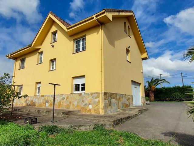 Chalet en venta en Avilés
