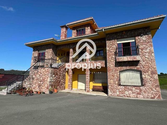 Chalet en venta en Avilés, Asturias