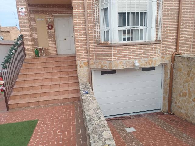 Chalet en venta en Villaluenga De La Sagra, Toledo