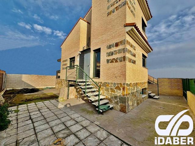 Chalet en venta en Villaluenga De La Sagra, Toledo