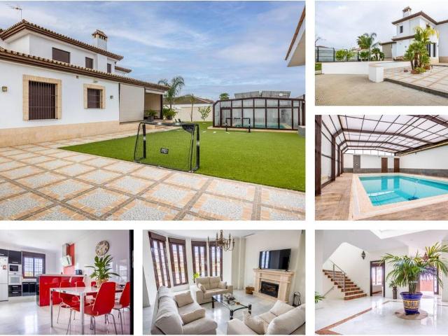 Chalet en venta en Villamanrique De La Condesa, Andalucía