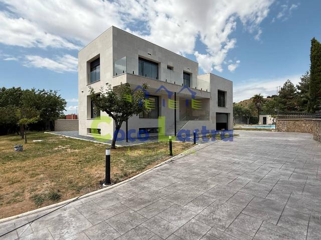 Chalet en venta en Anantapur, Villamayor