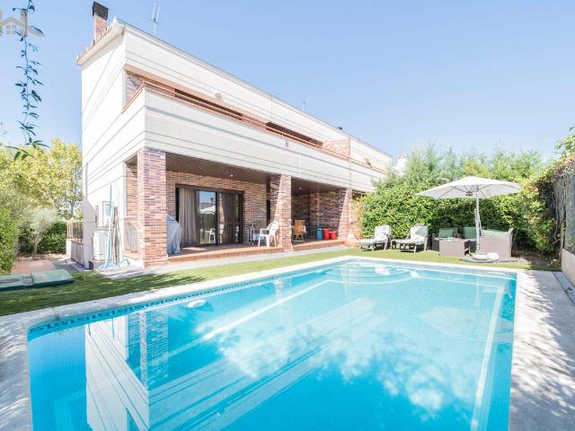 Chalet en venta en Villanueva De La Cañada, Madrid