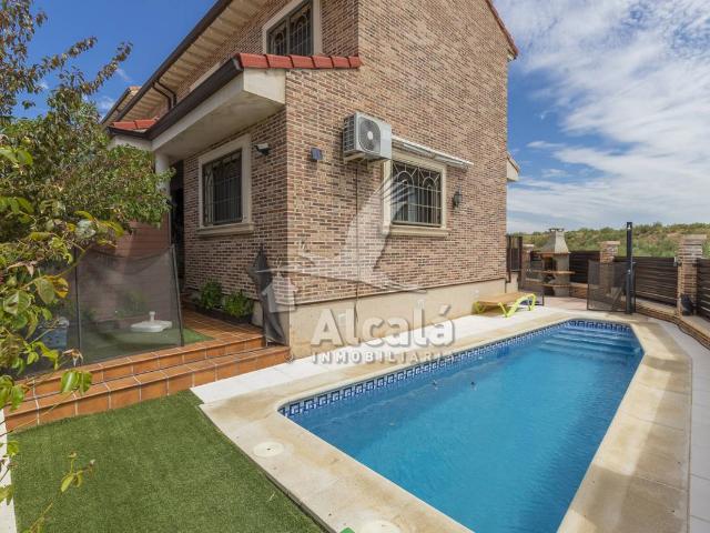 Chalet en venta en Villanueva De La Torre Chalet en venta en Villanueva De La Torre