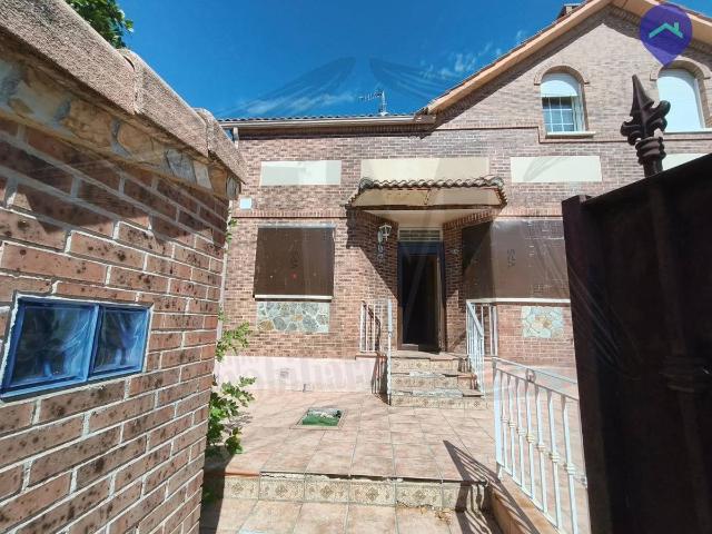 Chalet en venta en Villanueva De La Torre, Castilla-La Mancha