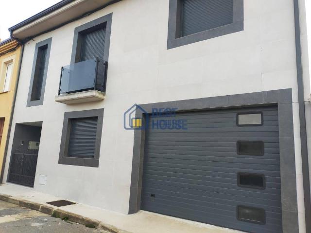 Chalet en venta en Navatejera, Villaquilambre