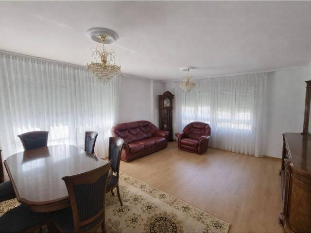 Chalet en venta en Navatejera, Villaquilambre