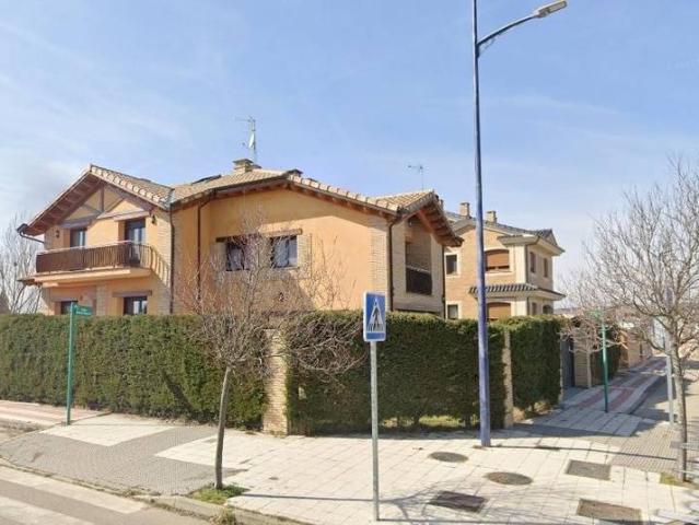 Chalet en venta en Navatejera, Villaquilambre