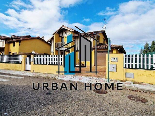 Chalet en venta en Navatejera, Villaquilambre