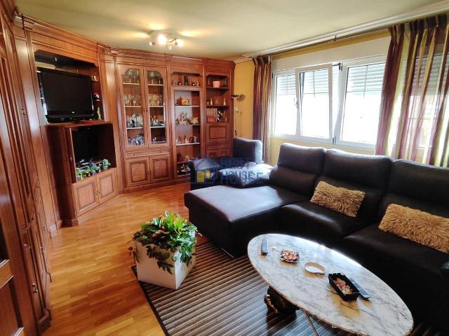 Chalet en venta en Navatejera, Villaquilambre