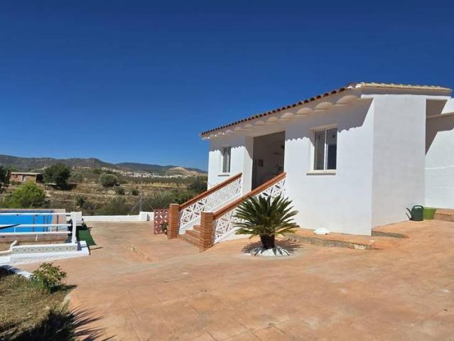 Chalet en venta en Villar del Arzobispo, València / Valencia