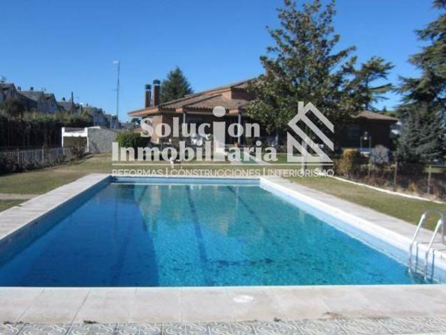 Villa en venta en Villares De La Reina, Polígono Industrial Los Villares