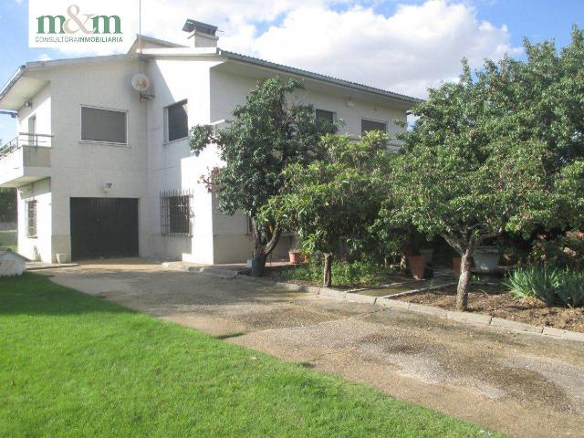 Villa en venta en Villares De La Reina, Polígono Industrial Los Villares