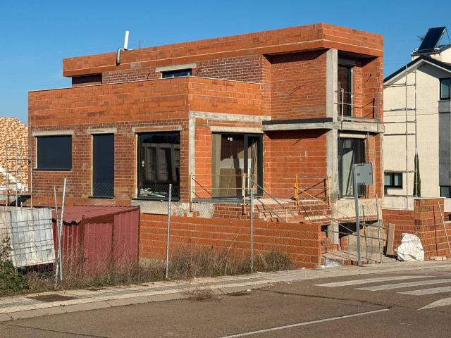 Villa en venta en Villares De La Reina