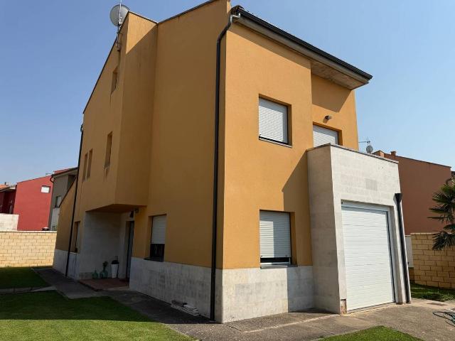 Chalet en venta en Villariezo, Castilla y León