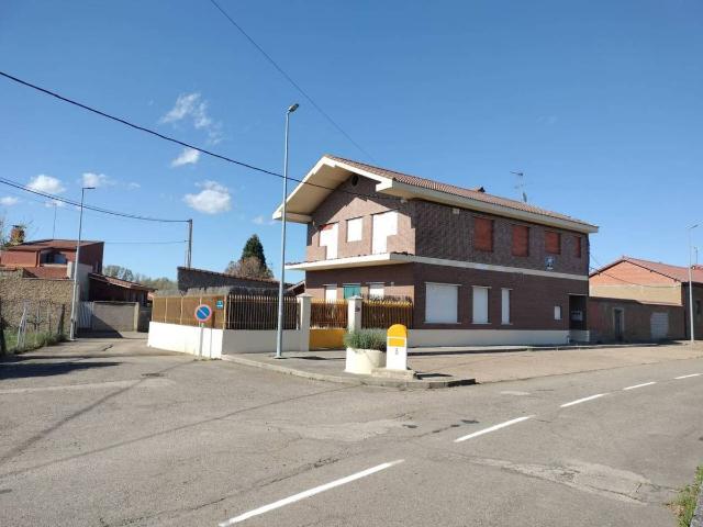 Chalet en venta en Villasabariego, Castilla y León