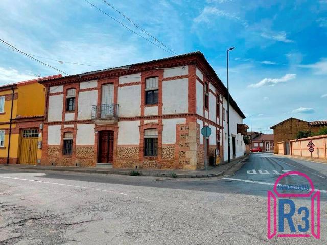 Chalet en venta en Villaturiel, Castilla y León