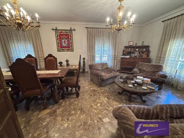 Chalet en venta en Villaturiel, Castilla y León