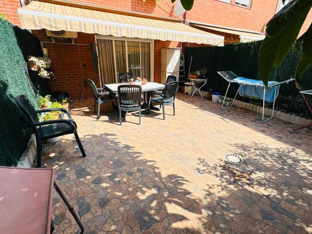 Chalet en venta en Madrid, Cortes