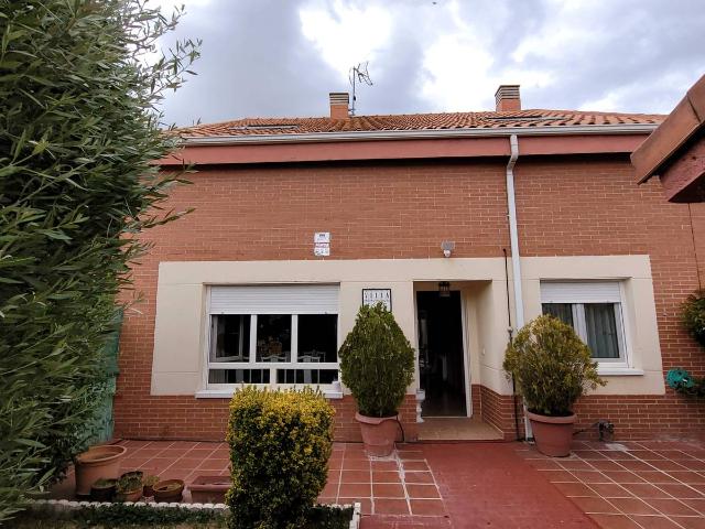 Villa en venta en Villaverde De Medina