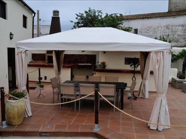 Villa en venta en Vilobí Del Penedès