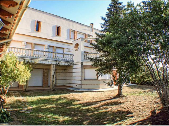 Villa en venta en Vilobí Del Penedès