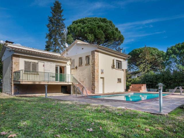 Villa en venta en Vilobí D'onyar