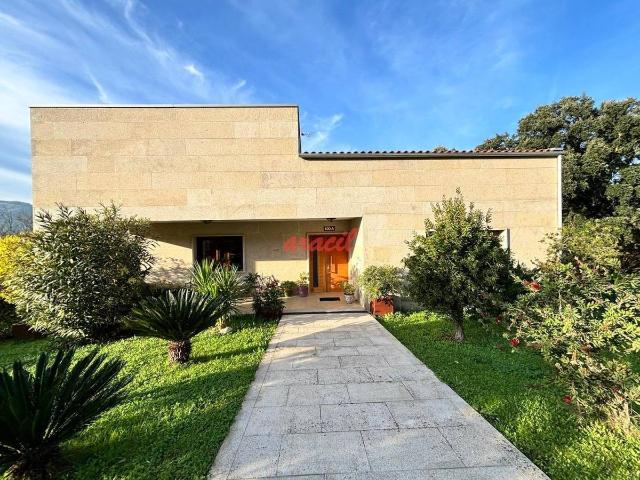 Chalet en venta en Centro, Ourense