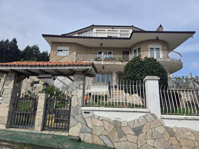 Chalet en venta en Viveiro, Lugo