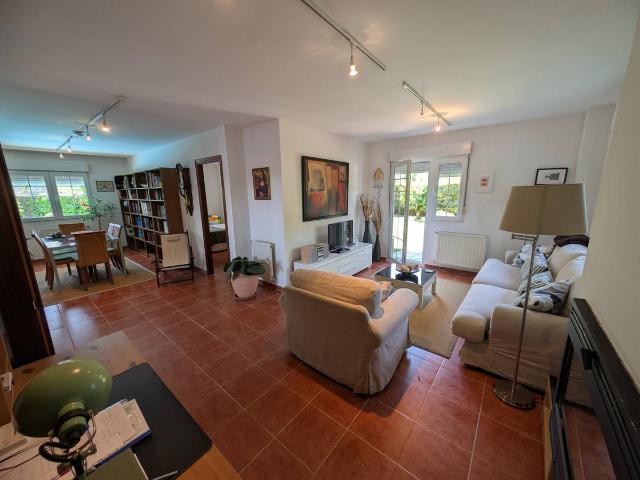 Chalet en venta en Bádames, Voto